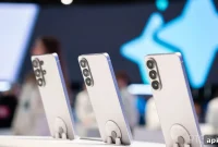 Samsung Faces First Mobile Division Loss Amid RAM Shortage