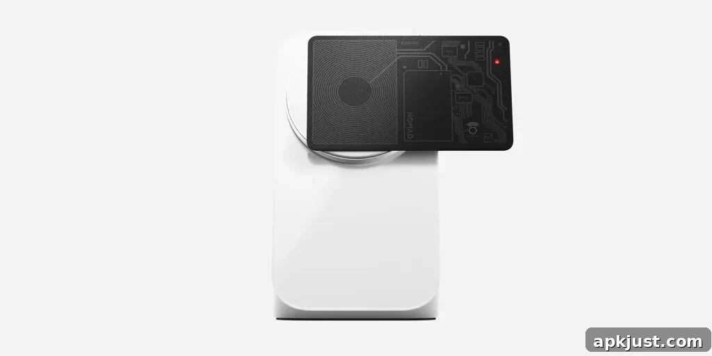 Nomad Tracking Card Air in wallet