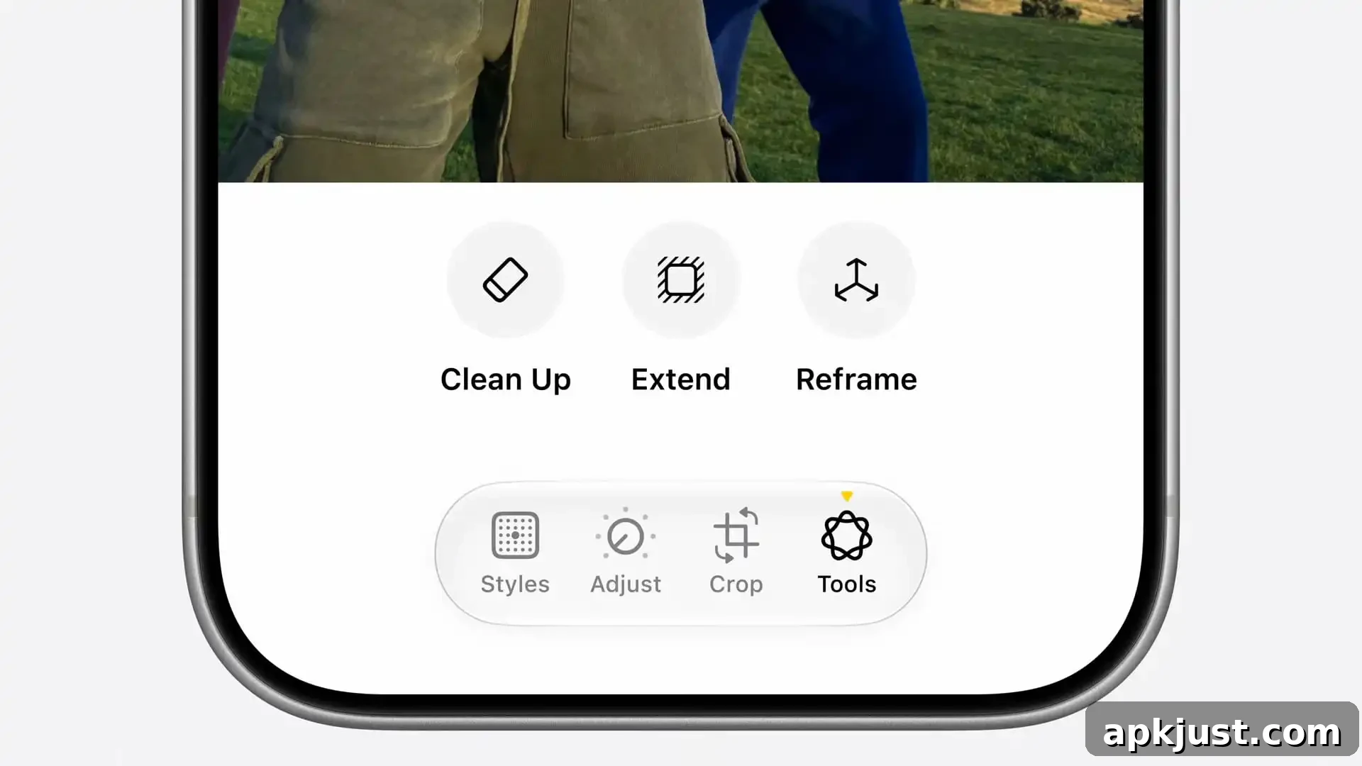 Siri AI vs Google Gemini on Android: Feature Comparison 18 Photos enhancements