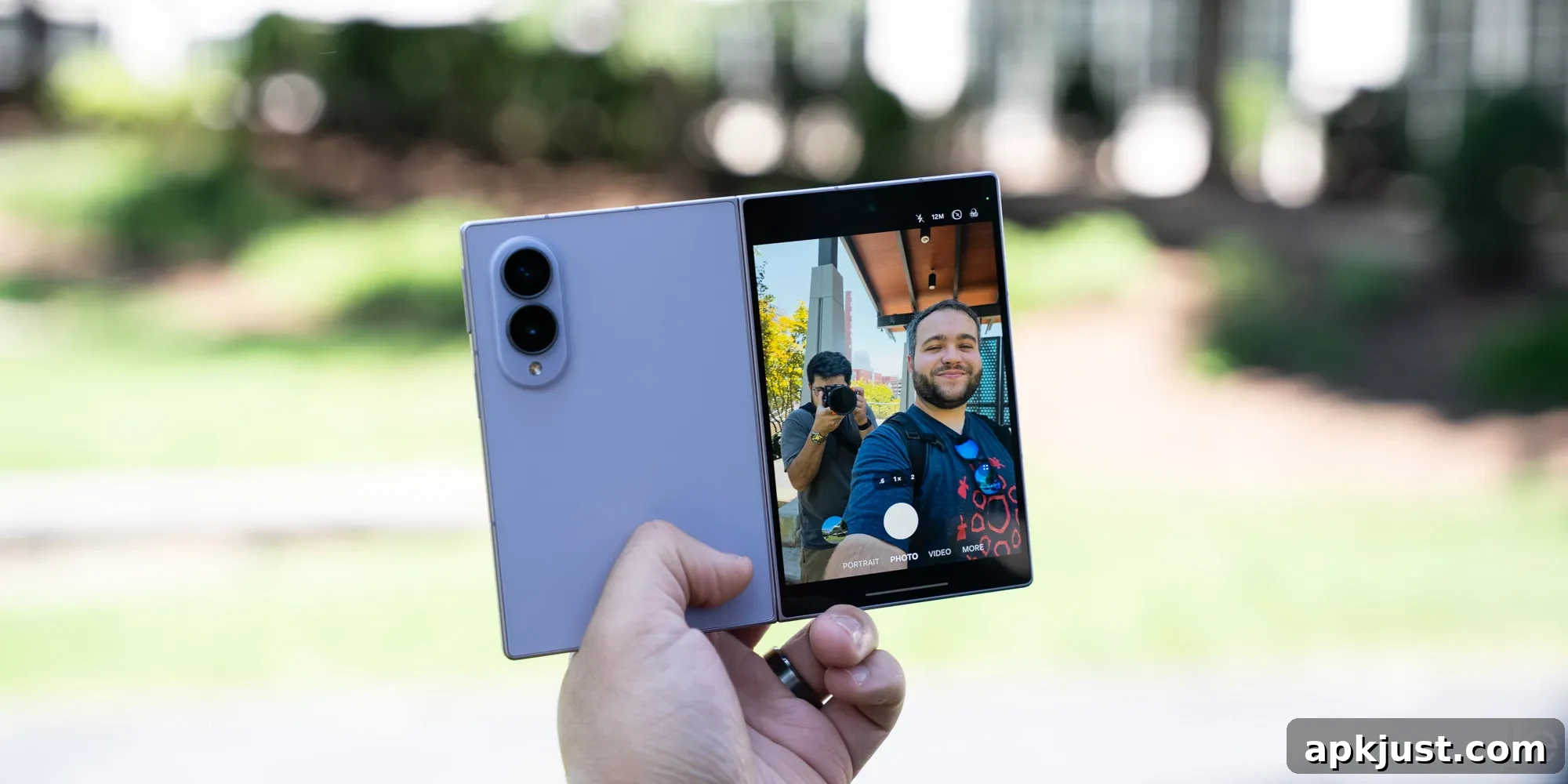 Galaxy Z Fold 8 display